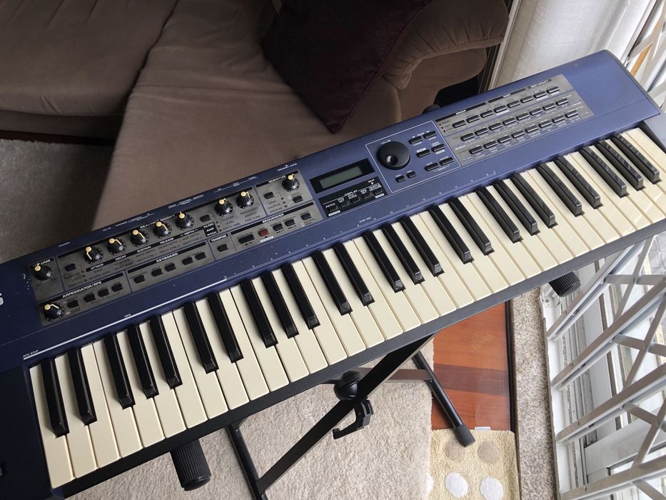 Roland JX-305 groovesynth