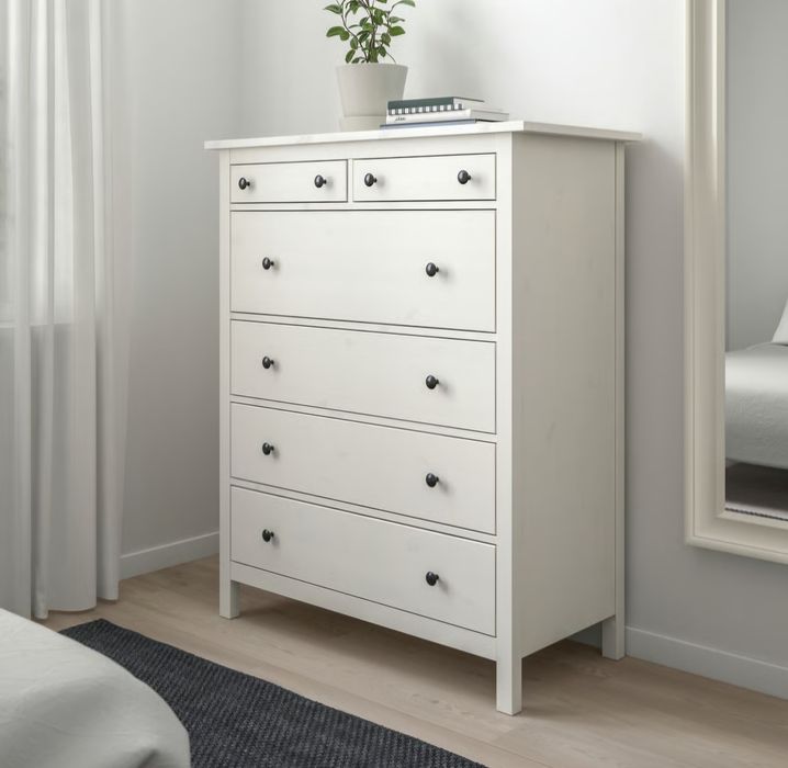 Cómoda HEMNES ikea