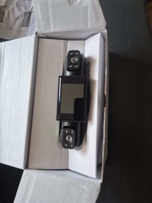 Wideorejestrator lusterko 3 kamery + kamera cofania + ekran LCD