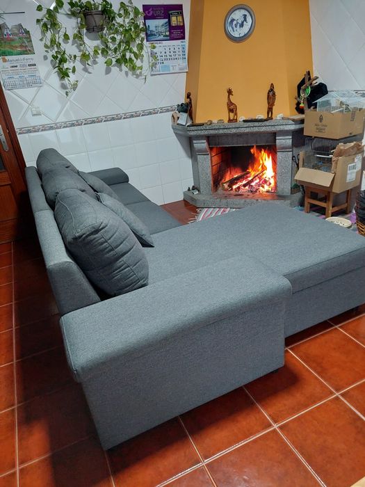 Sofá chaise long com sofá cama