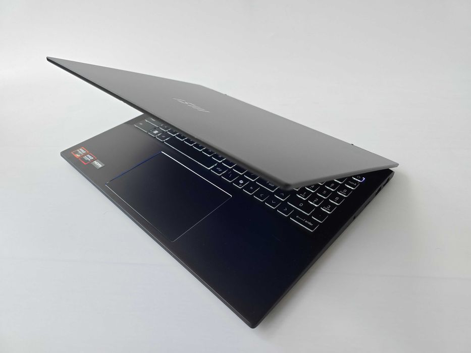 MSI Summit 16 AI (2025) Ryzen AI 9 365/RAM 32GB/SSD 1TB/QHD 165Hz/WIN 11