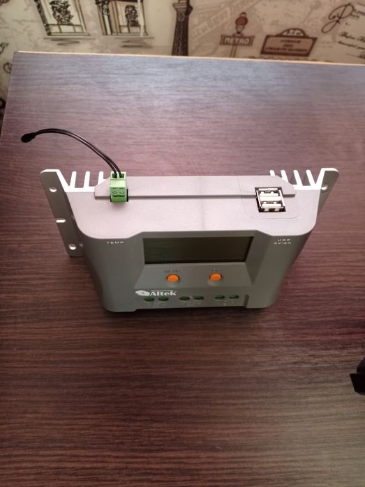 Контролер заряду ALTEK P-20А/12V/24V-USB/LCD