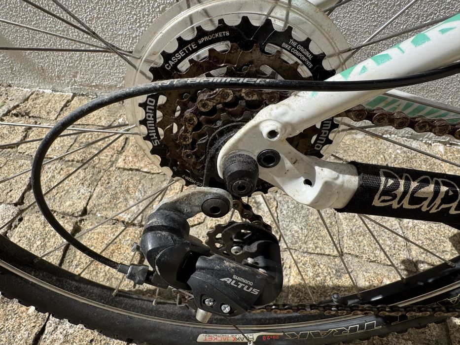 2 Bicicletas Specialized – Hardrock + Myka – Excelente oportunidade