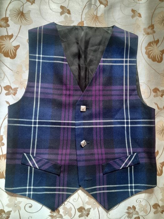 Продам жилетку на мальчика