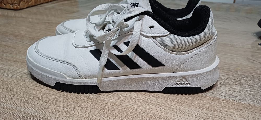 Tenis Adidas n 37.5