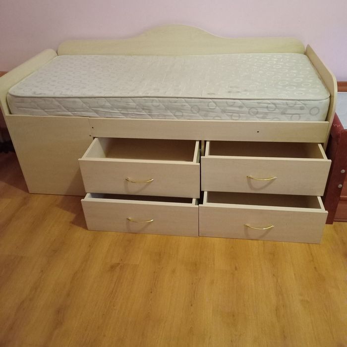 Кровать полуторная 183×83