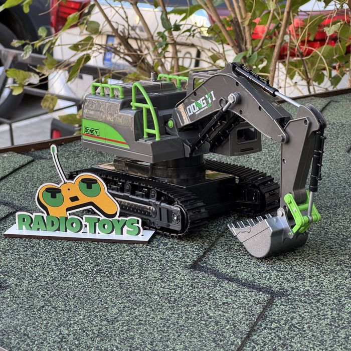 Екскаватор на радіокеруванні “Гірник” | Бульдозер на пульті управління