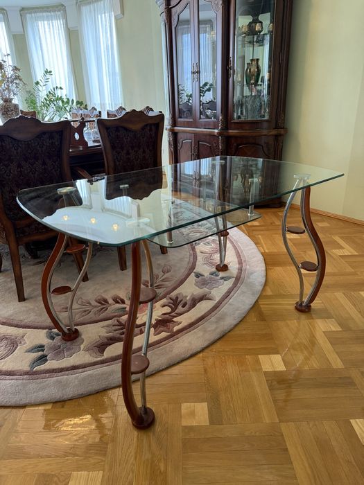 Кухонний стіл скляний