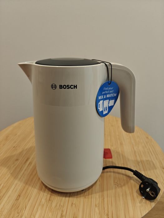 Zestaw - Czajnik elektryczny i toster marki Bosch