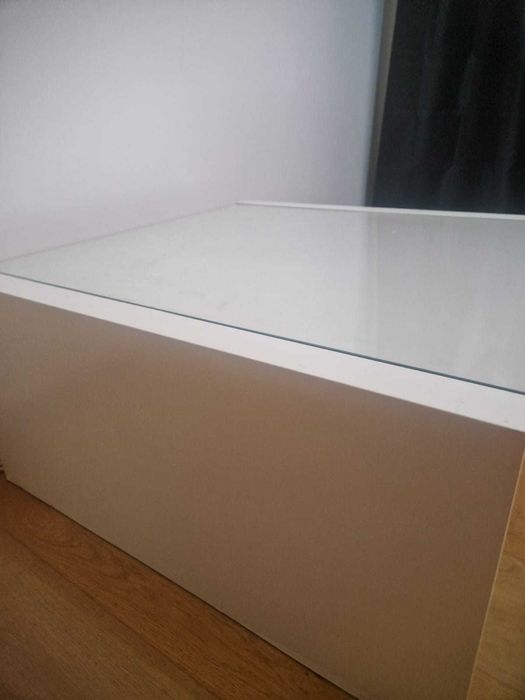 mesa de centro ikea branco com vidro