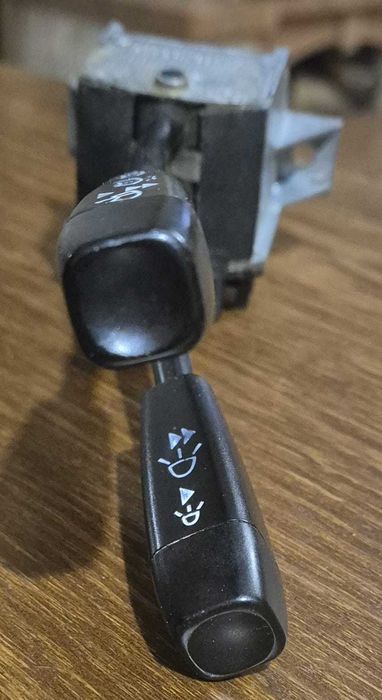 Przełącznik Manetka Świateł Wycieraczek FORD FIESTA MK1 (77-83r.)