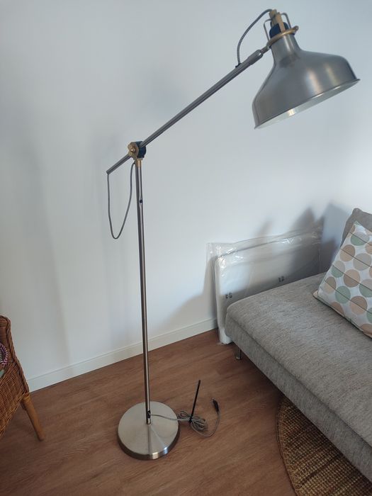 Candeeiro de pé IKEA
