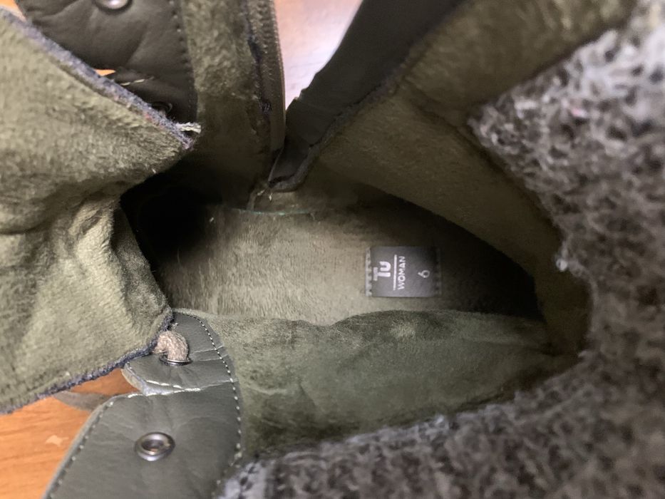 Продам нові ботинки