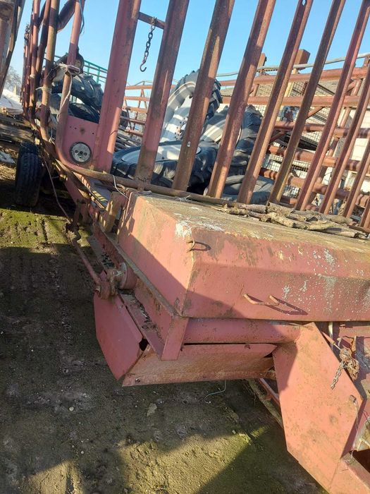 Przuczepa dwu osiowa do balotów