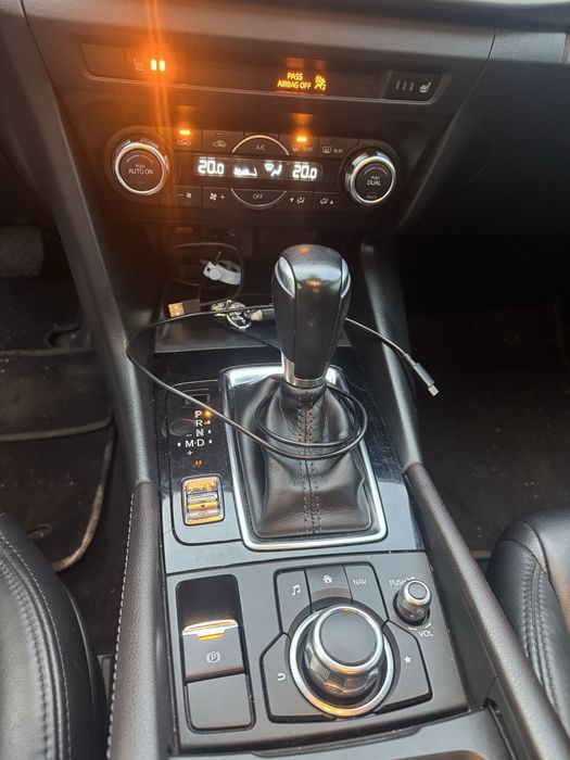 продам машину Mazda 3