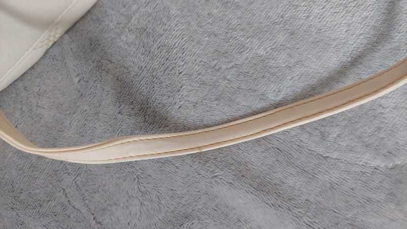 Listonoszka pikowana coco Bershka