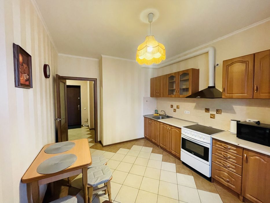 Квартира подобово Воскресенська, м. Дарниця,Парк Перемоги ,Лівий берег