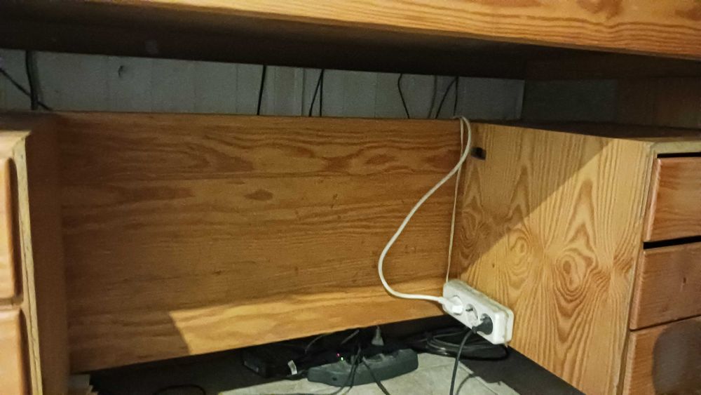 Secretária em pinho