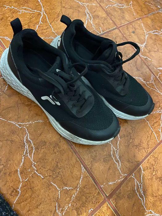 Фірмові кросівки Fila р.36