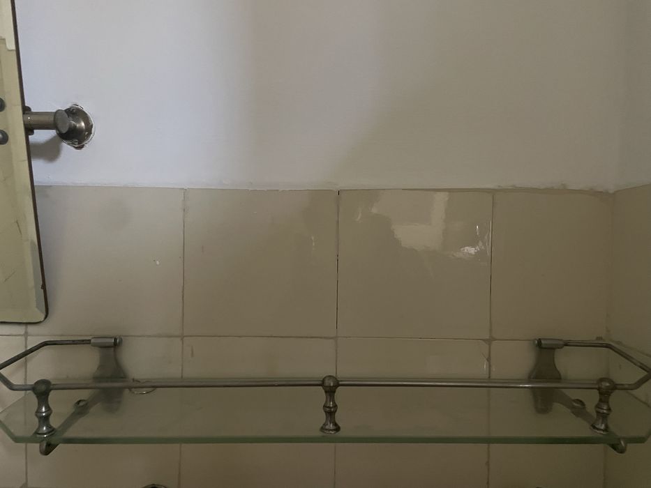 Conjunto Espelho Prateleira e Toalheiro  de época
