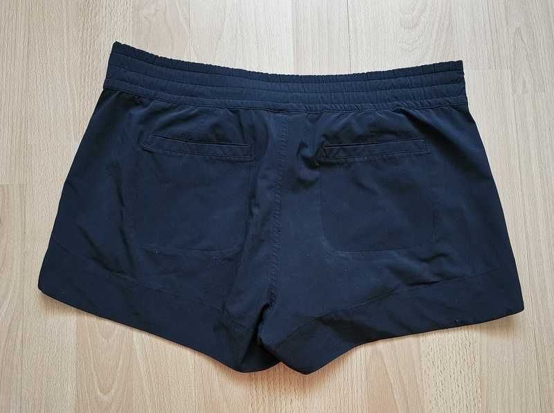 Spodenki sportowe Athleta L czarne