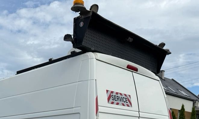 Panel Komunikatów Drogowych Wyświetlacz na auto malowanie pasów tablica LED