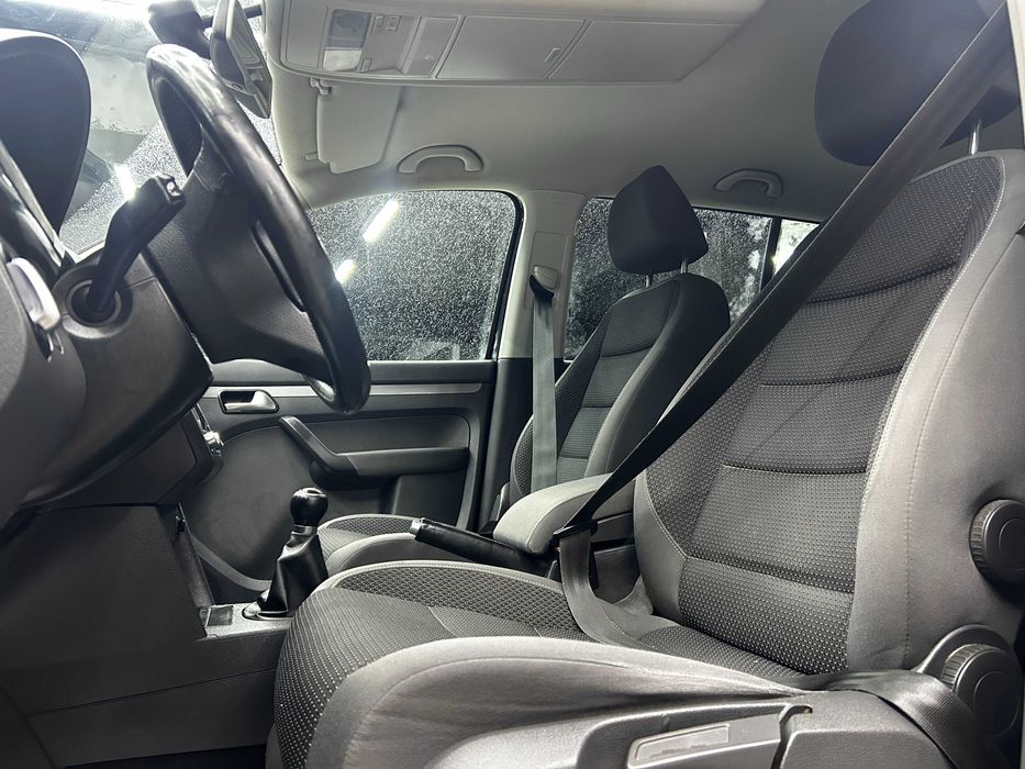 Volkswagen Touran 2011