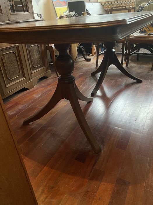 Mesa de madeira maciça