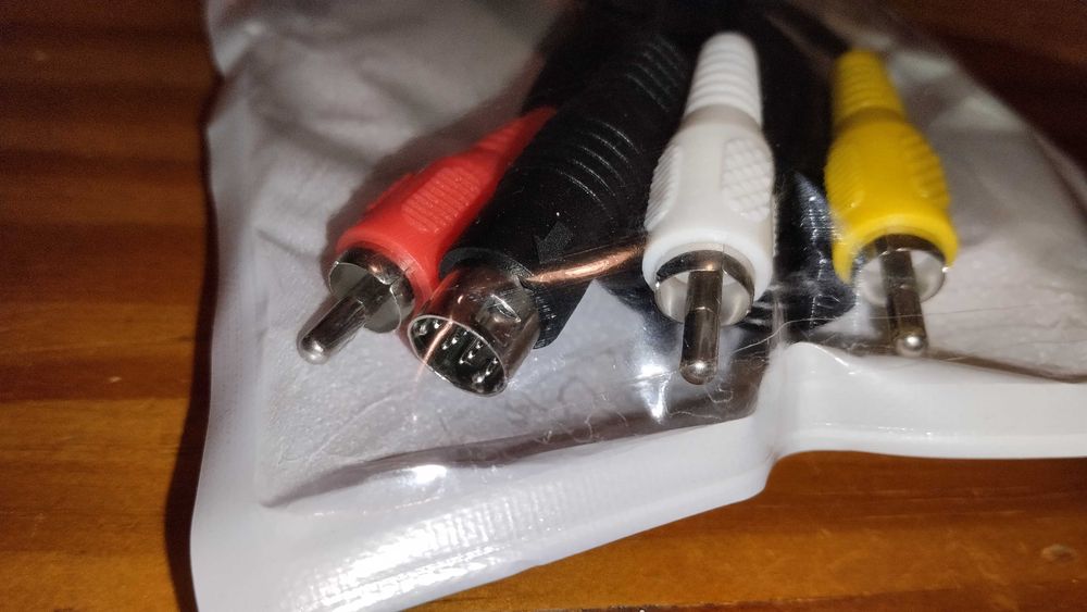 Cabo AV para Sega Mega Drive 2 e 3 - Novo e Lacrado