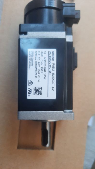 Сервомотор Omron  R88M-1M10030T-S2