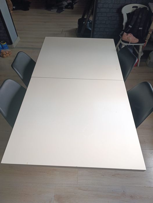 Stół rozkładany  biały