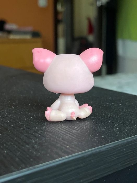 Różowa świnka 377 LPS pink pig z magnesem