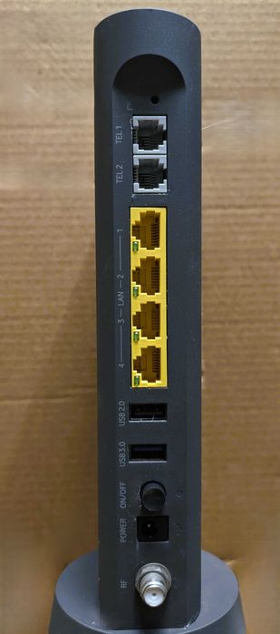 Router Huawei OptiXstar / 2.4 GHz e 5 GHz
