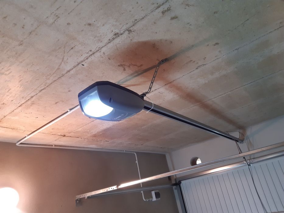 silnik napęd  do bramy garażowej z montażem