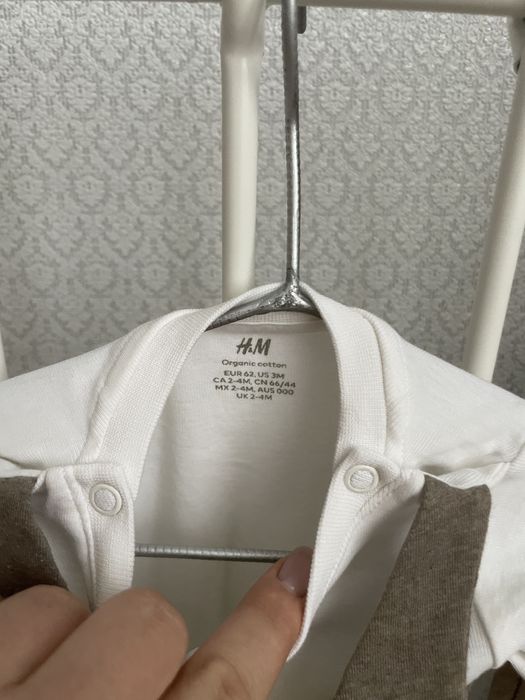 Святковий костюмчик hm для хлопчика 2-4 місяців