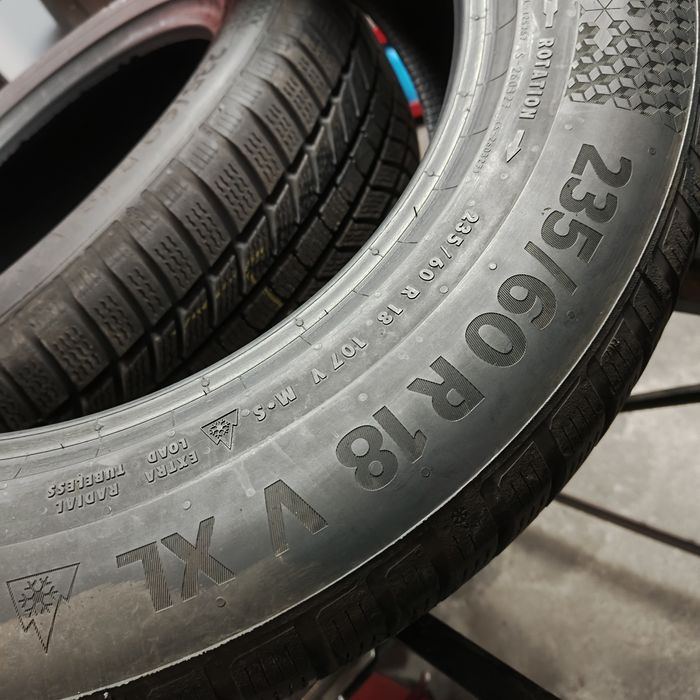 235/60/18 XL Sprzedam parę opon zimowych Continental