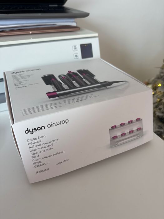 Dyson airwrap display stand