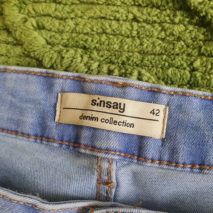 Jasne jeansy z sinsay