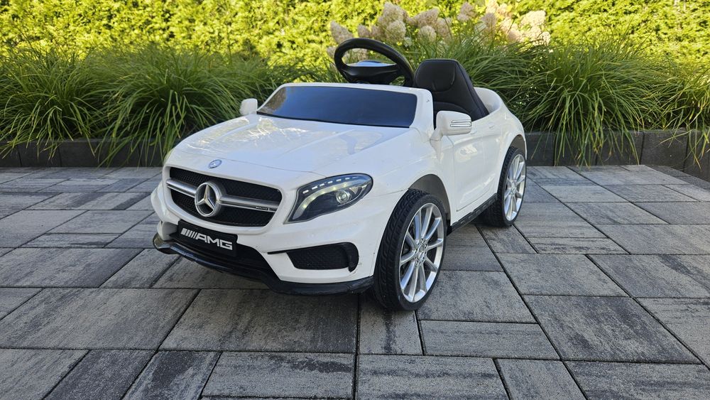 Samochodzik elektryczny Mercedes