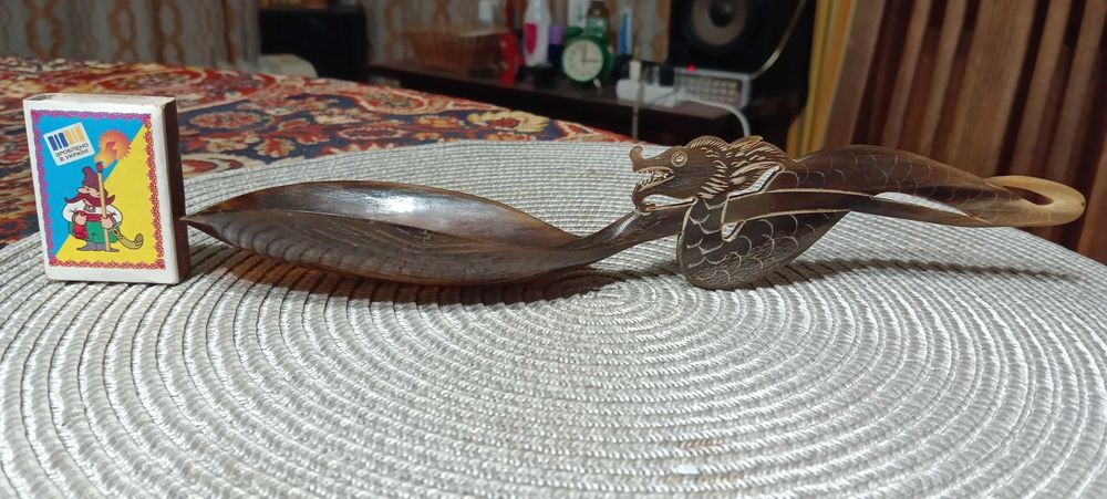 декоративная ложка из рога в азиатском стиле