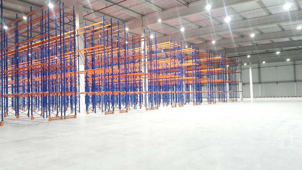 фасадний 4300м2 клас А біля Бориспіль. Мезонін  по 133 грн/м2. Діючий.