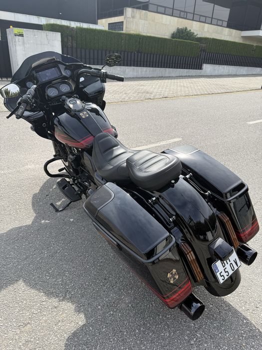 Road Glide CVO Black Hole