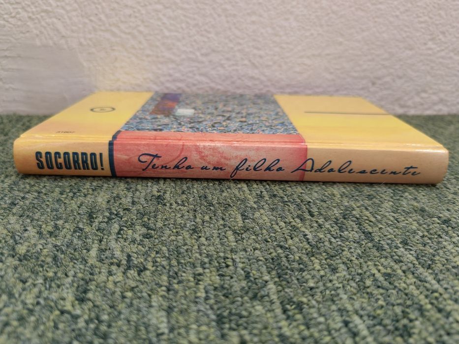 Livro "Socorro! Tenho um filho adolescente" de R. T. Bayard e J. Bayar