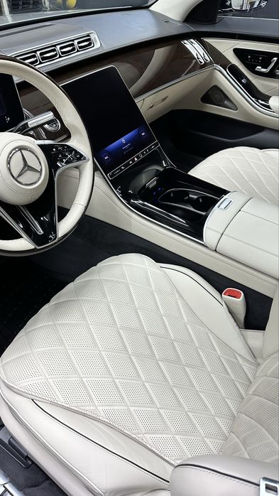 Мийка двигуна, полірування фар, хімчистка