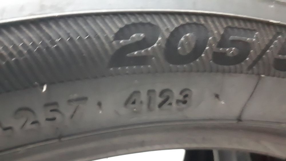 Dois pneus novos 205/50 R17 Ling Long p/ Renault Mégane, Peugeot 308