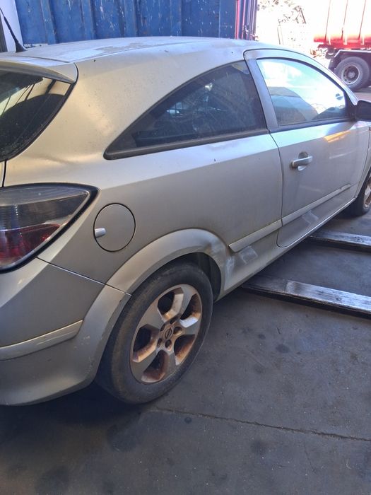 Opel Astra Gtc H para peças