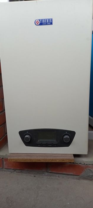 Продам двухконтурный парапетный газовый котел Tiberis mini 18kw