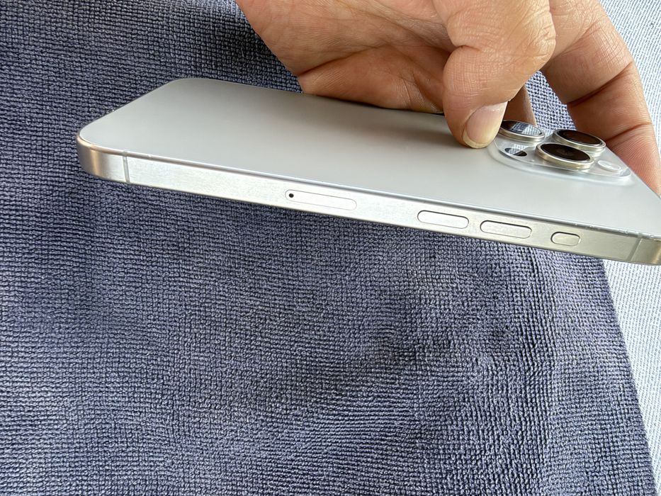 Iphone 15 pro (sem face id)