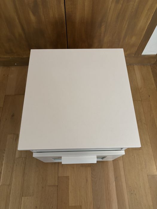 Mesa de cabeceira Brimnes branca