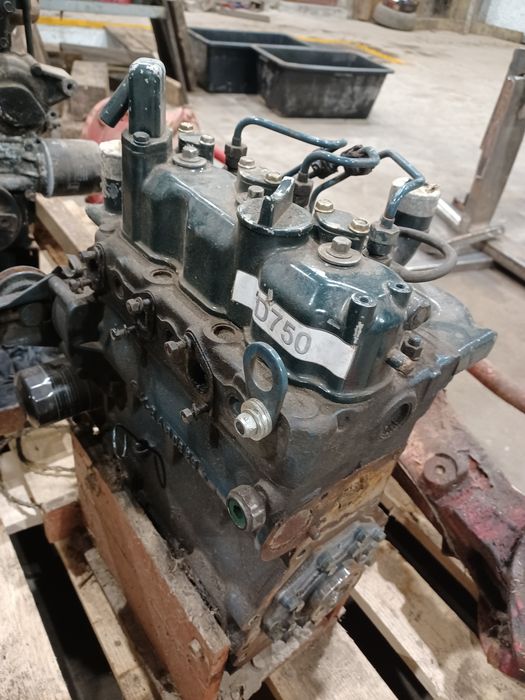 Silnik glowica kubota d750 d1005